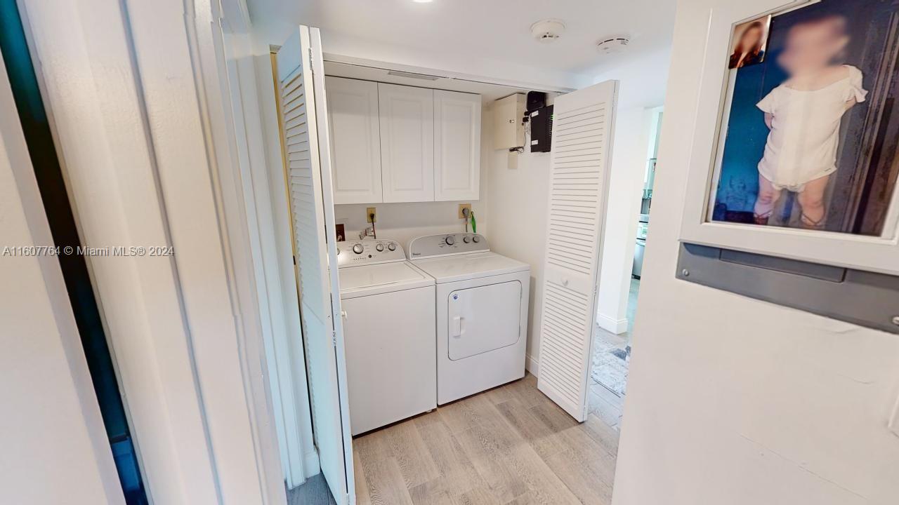 HUNTINGTON POINTE - Residential