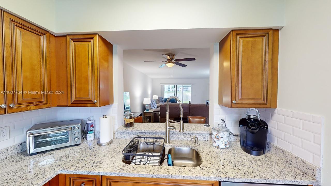 HUNTINGTON POINTE - Residential