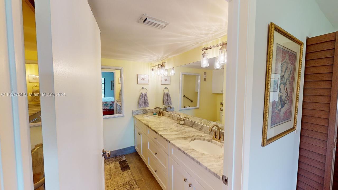 HUNTINGTON POINTE - Residential