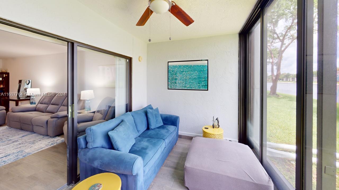 HUNTINGTON POINTE - Residential