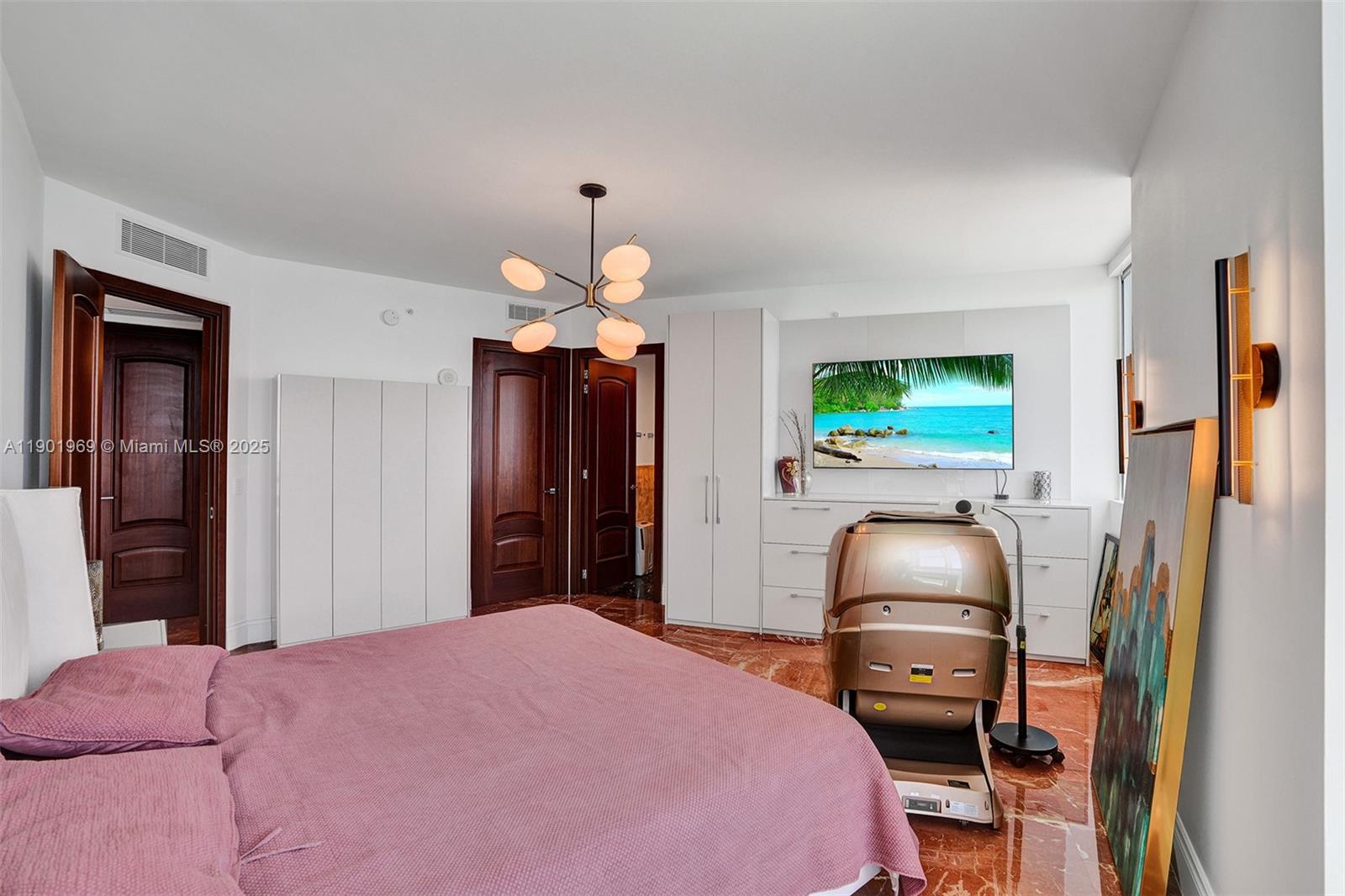 TRUMP ROYALE - Residential Lease