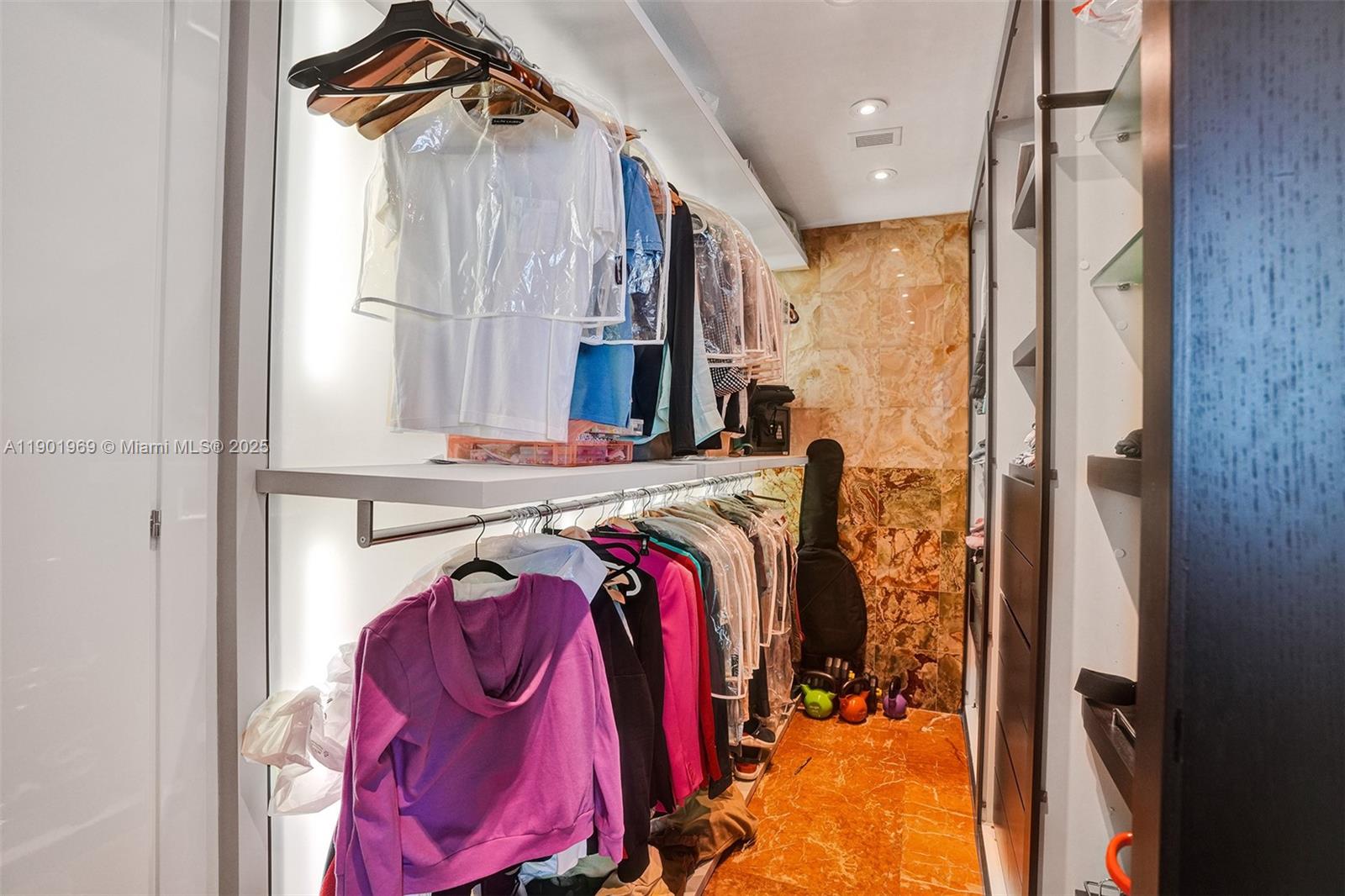 TRUMP ROYALE - Residential Lease