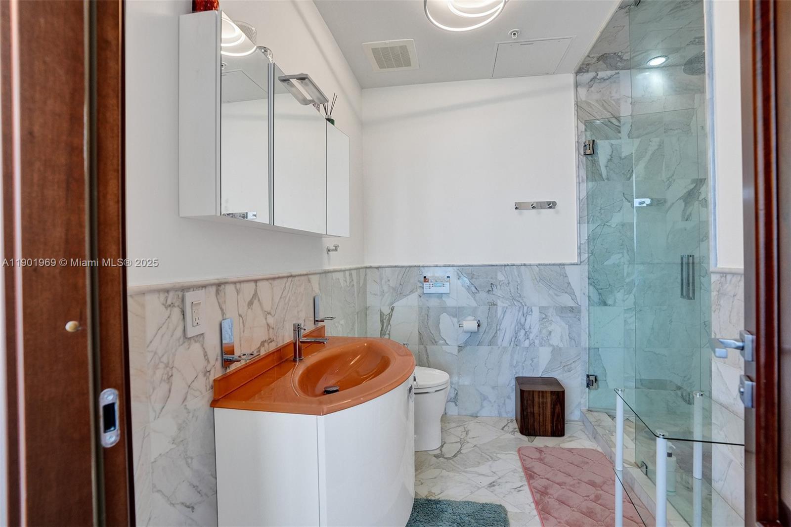 TRUMP ROYALE - Residential Lease