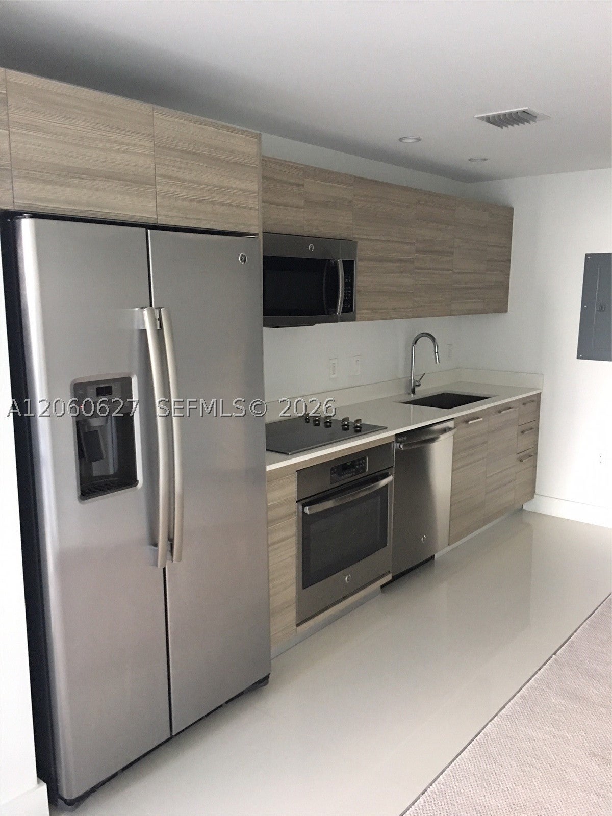 121 NE 34th St 914