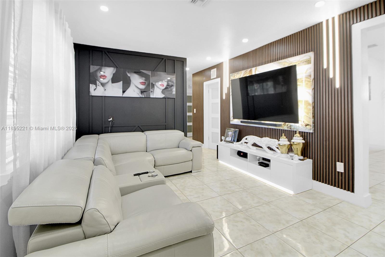 BAKER MANOR 1ST ADDN - Residential