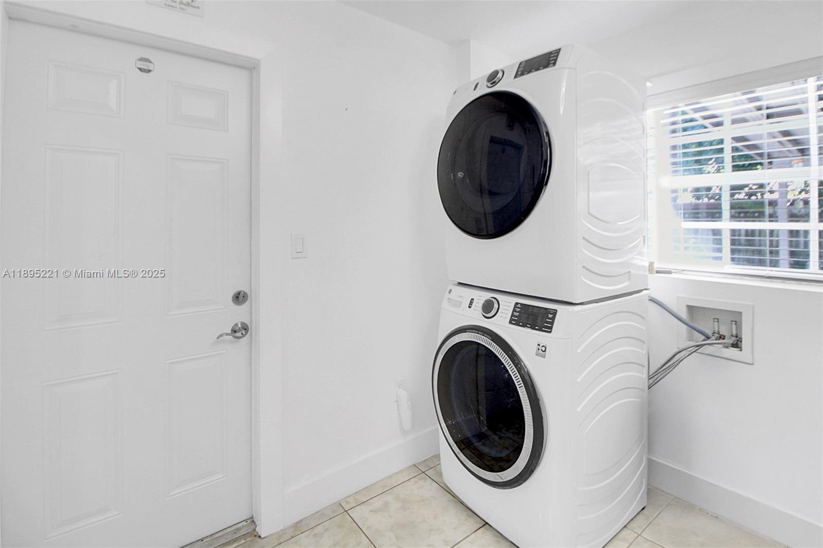 BAKER MANOR 1ST ADDN - Residential