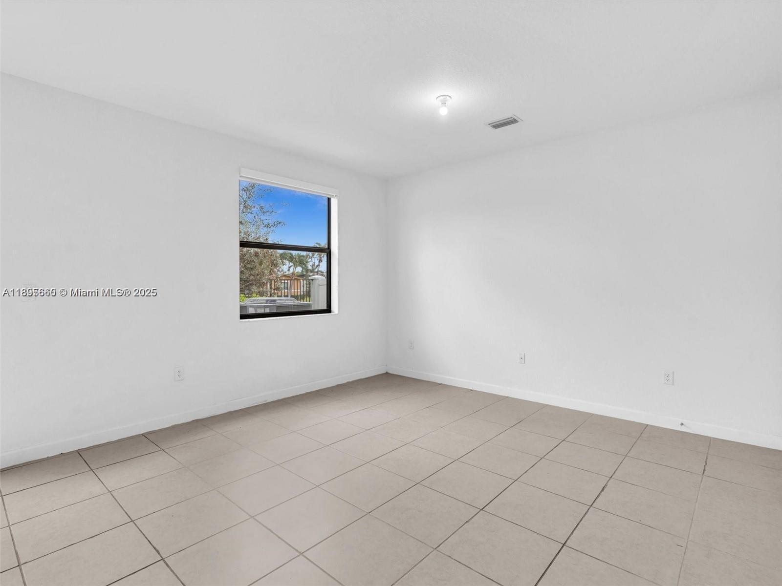VISTA LAGO - Residential