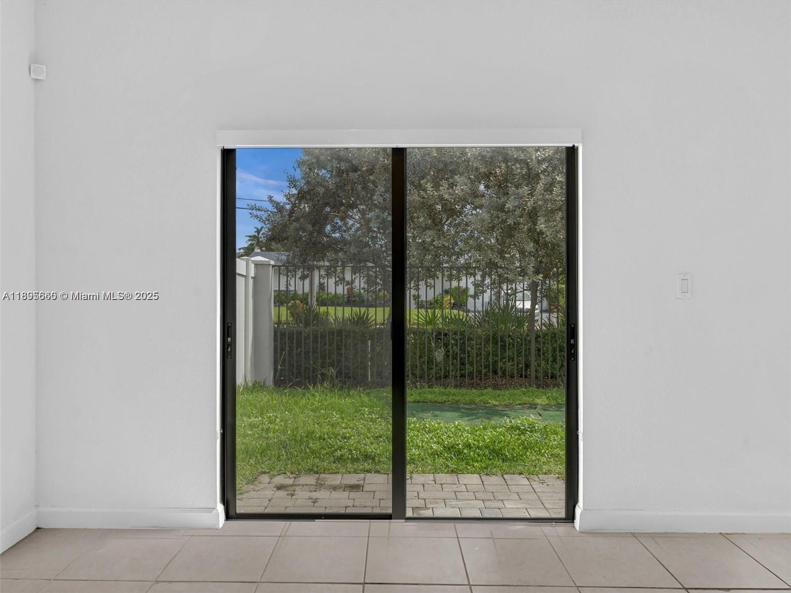VISTA LAGO - Residential