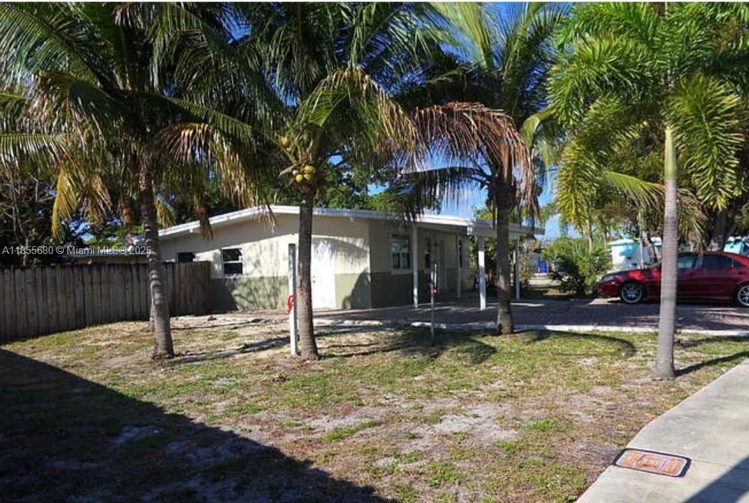 3 bedrooms, 2 bathrooms and approximately 906 sqft of floor space. This property has a lot size of 7741 sqft washing machine Available Corner house!!