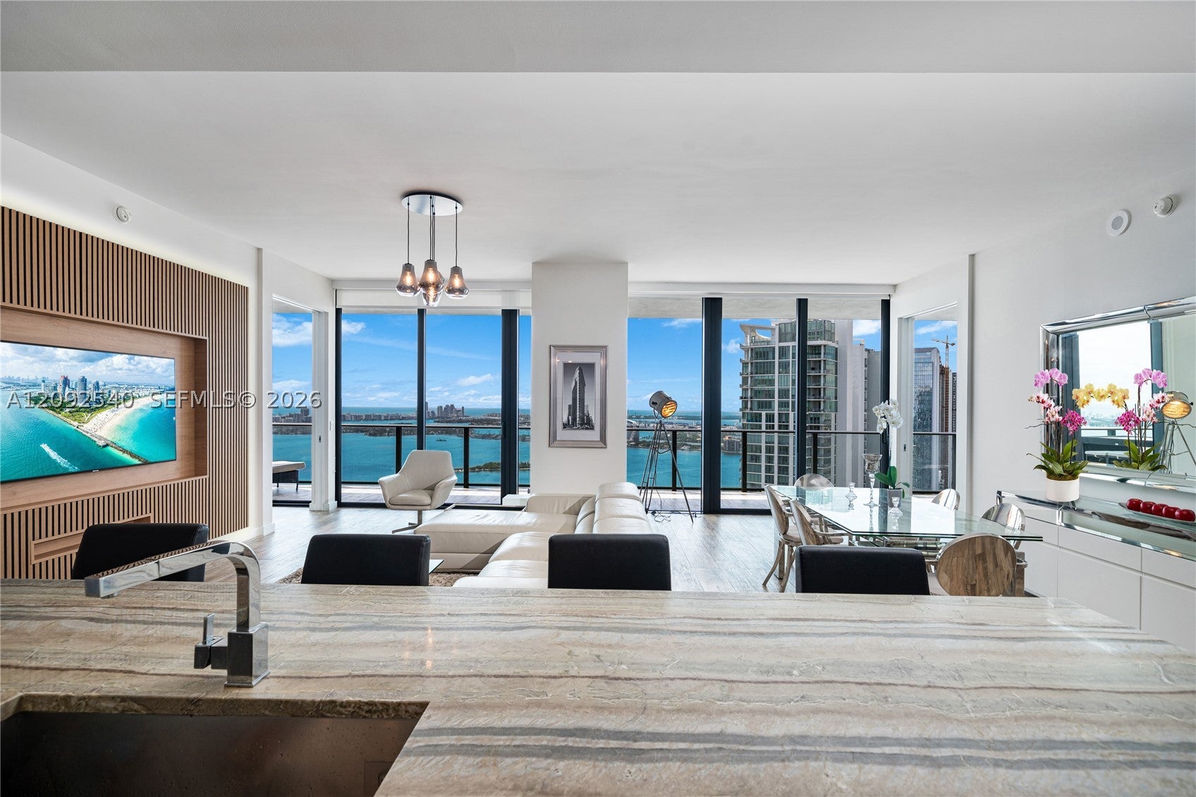 650 NE 32nd St PH5003