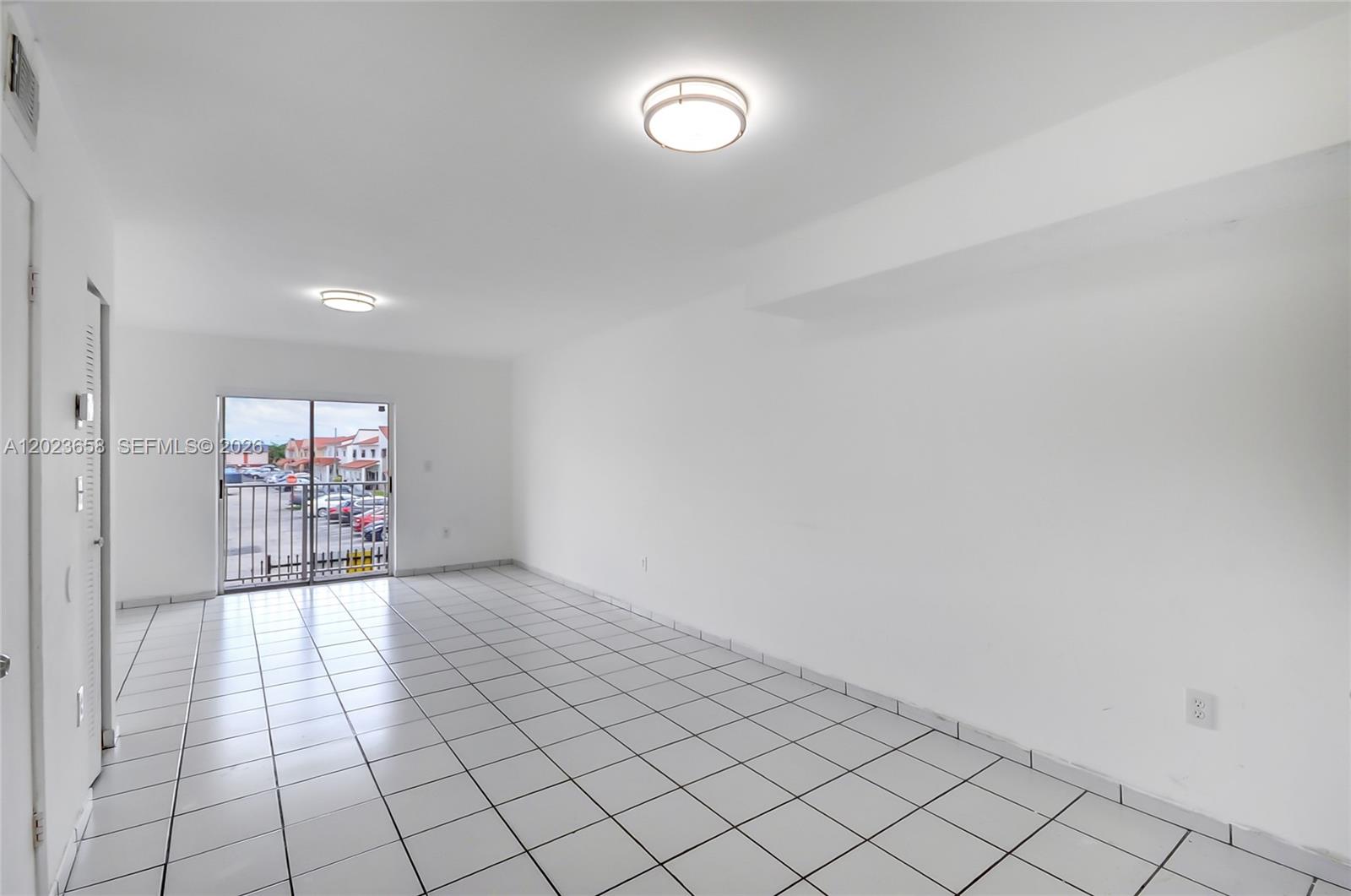 VILLA VERANDA CONDO - Residential