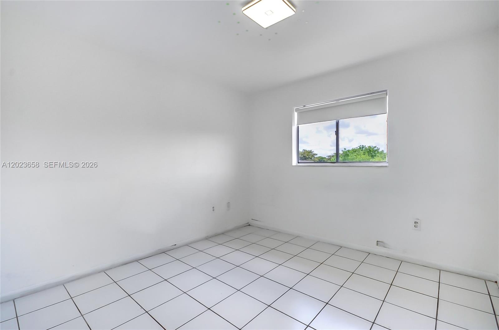 VILLA VERANDA CONDO - Residential