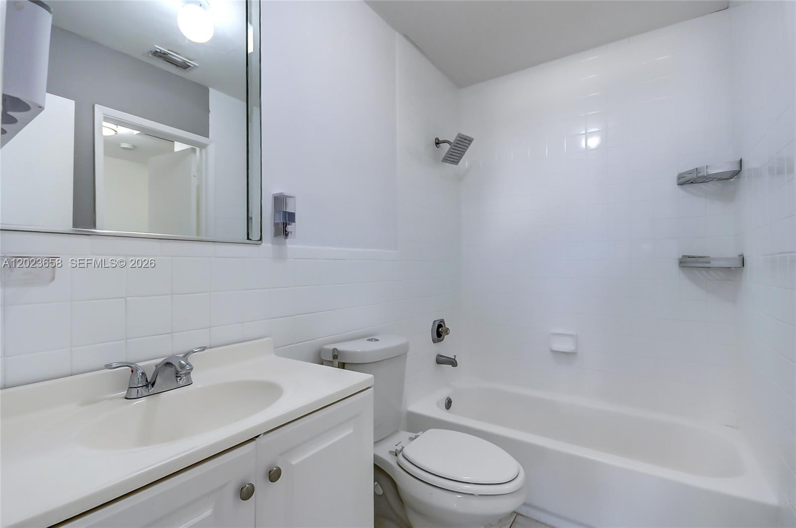 VILLA VERANDA CONDO - Residential