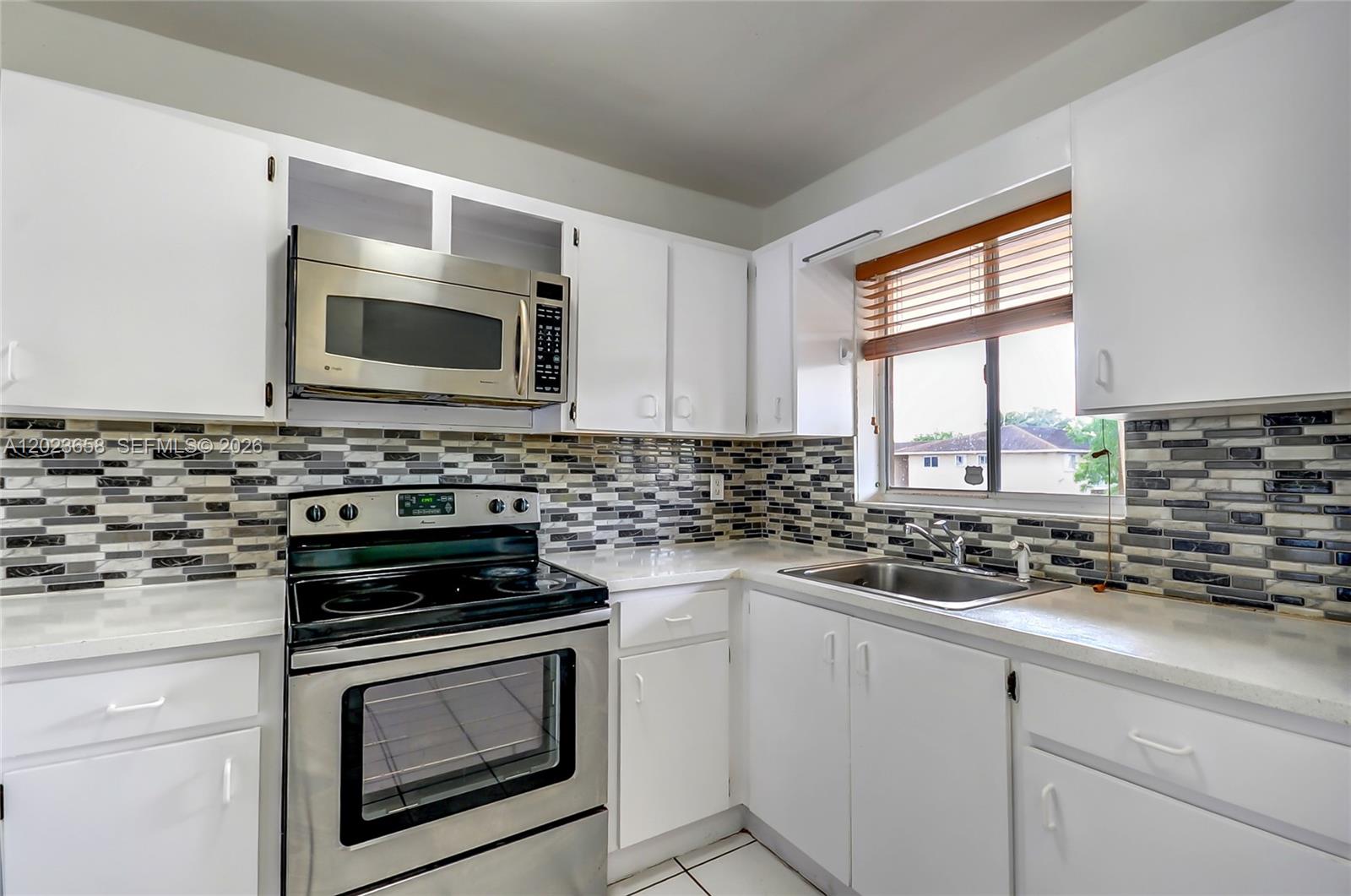 VILLA VERANDA CONDO - Residential