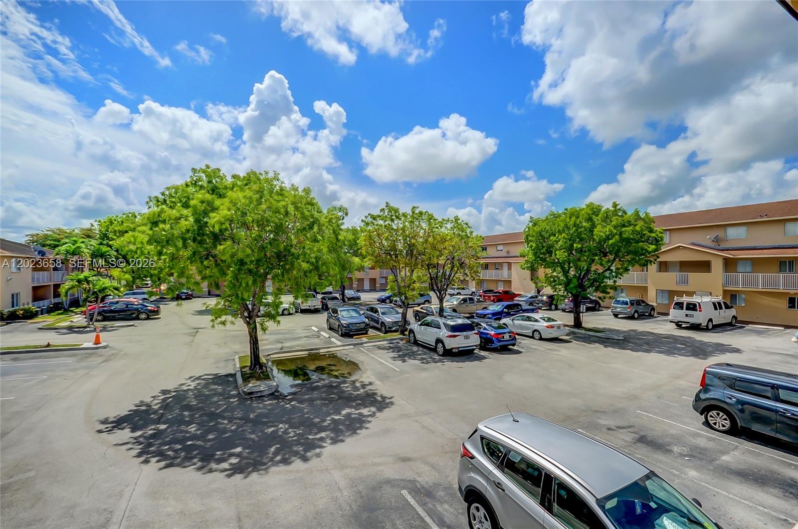 VILLA VERANDA CONDO - Residential