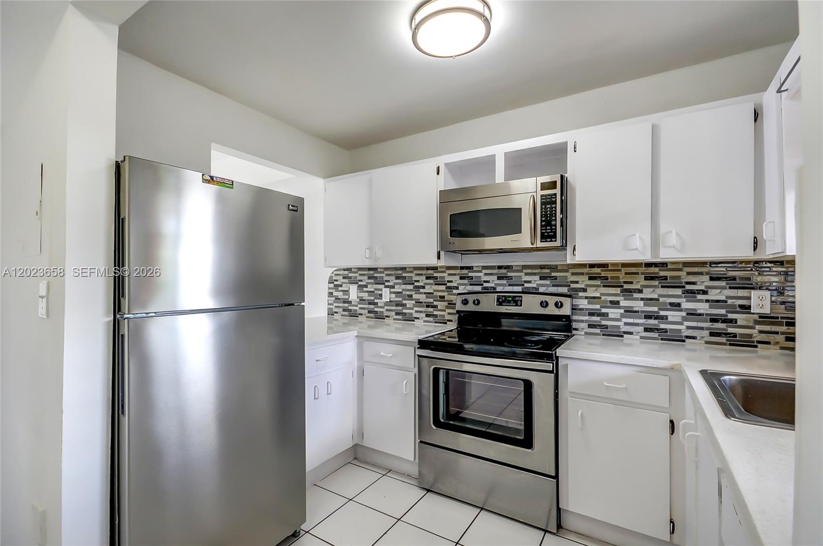 VILLA VERANDA CONDO - Residential
