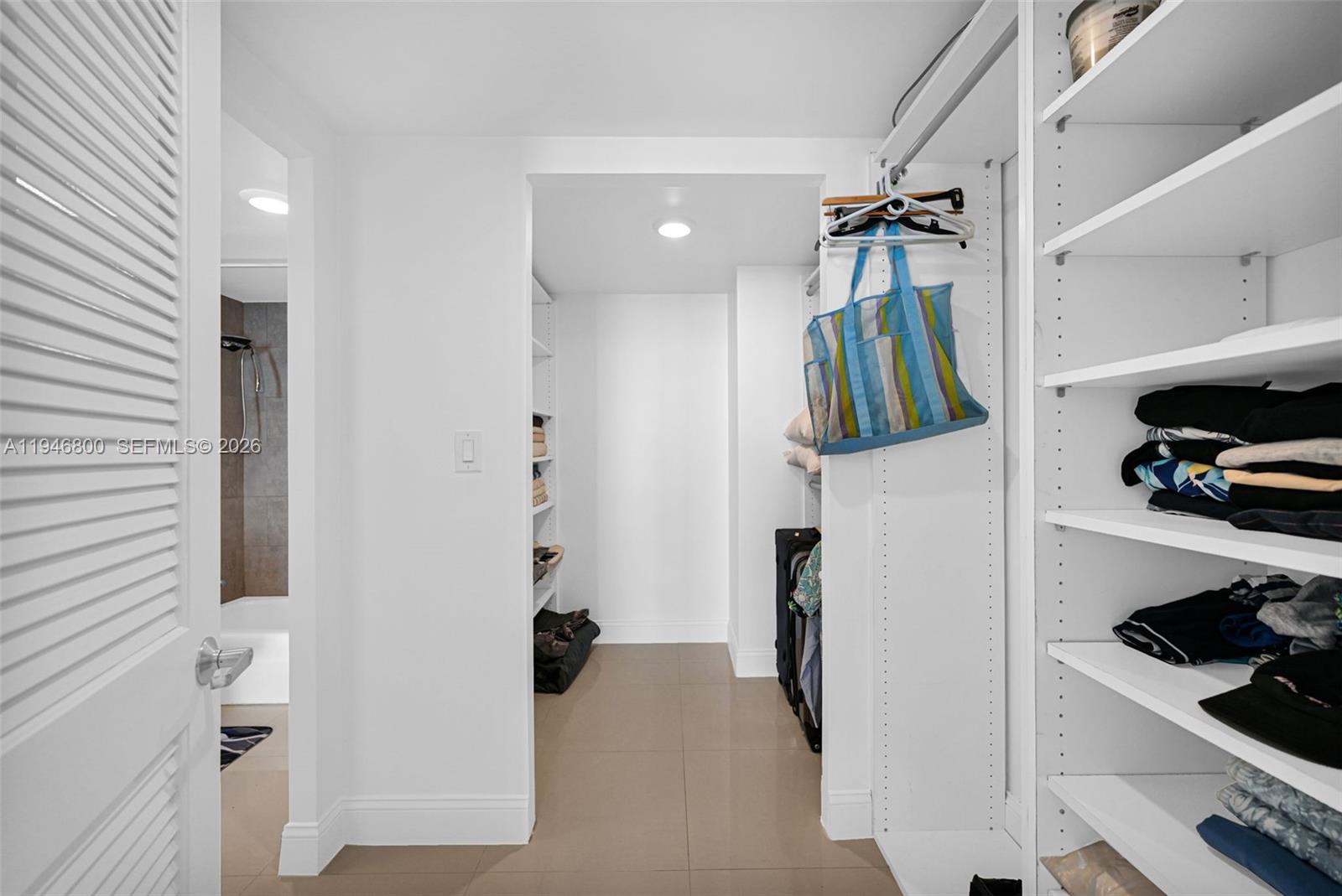 WINSTON TOWERS 100 CCONDO - Residential