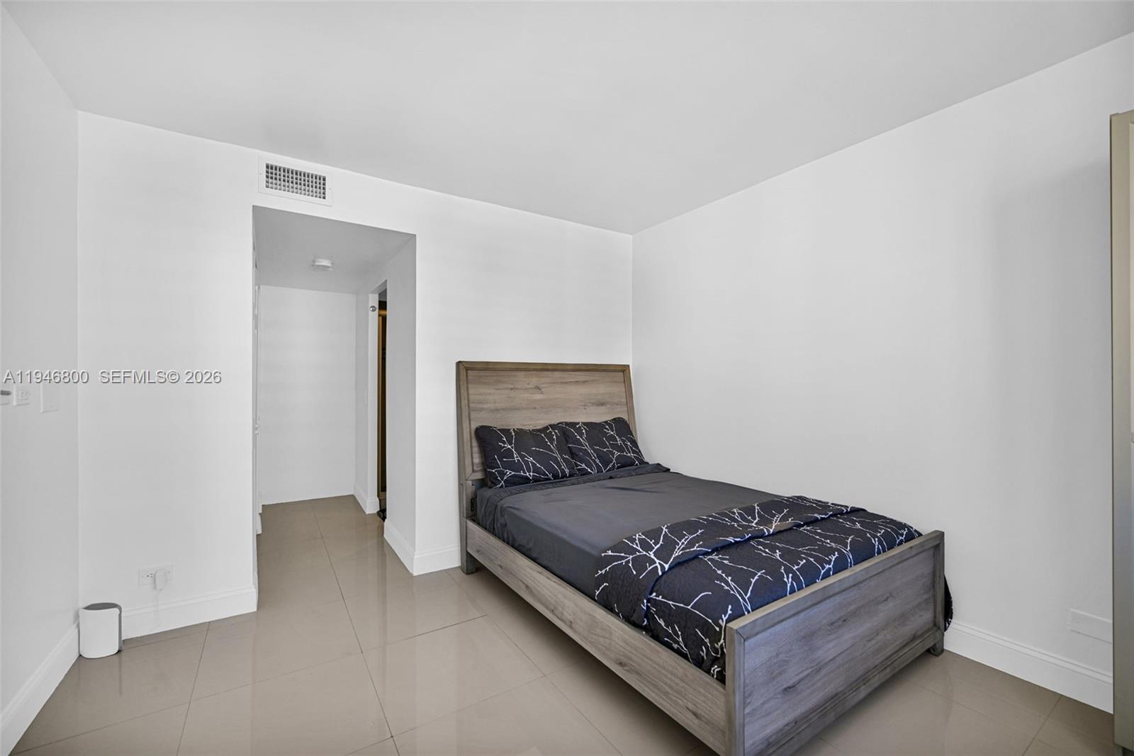 WINSTON TOWERS 100 CCONDO - Residential