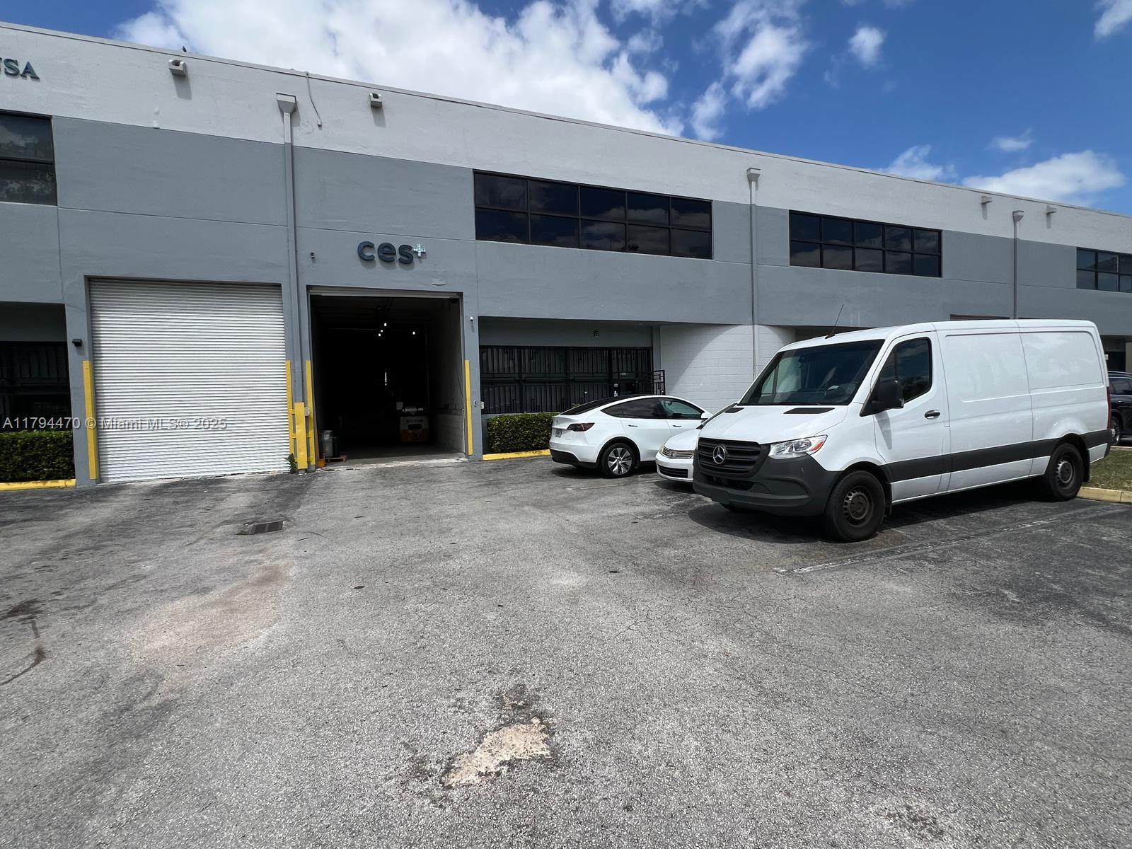 +/- 6,547 SF TOTAL FULLY AC’D
+/- 2,000 SF OF OFFICE
1 CONFERENCE ROOM
3 RESTROOMS
1 RECESSED TRUCK WELL
1 KITCHEN
22' CEILING HEIGHT
3 PHASE POWER
CLOSE PROXIMITY TO FL TURNPIKE, MIAMI
INTERNATIONAL AIRPORT
AVAILABLE JULY 2025