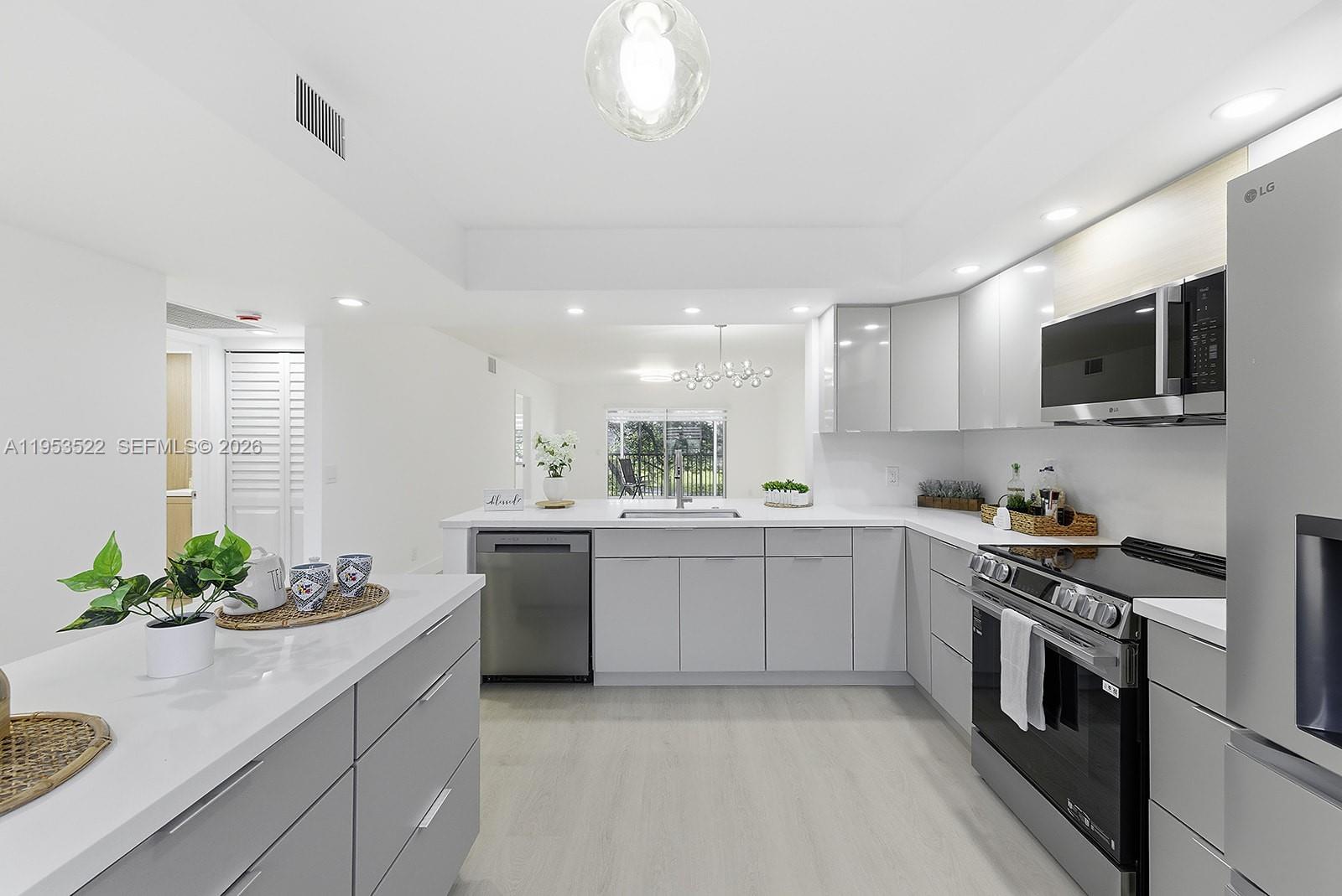 CAMBRIDGE AT CENTURY VILL - Residential