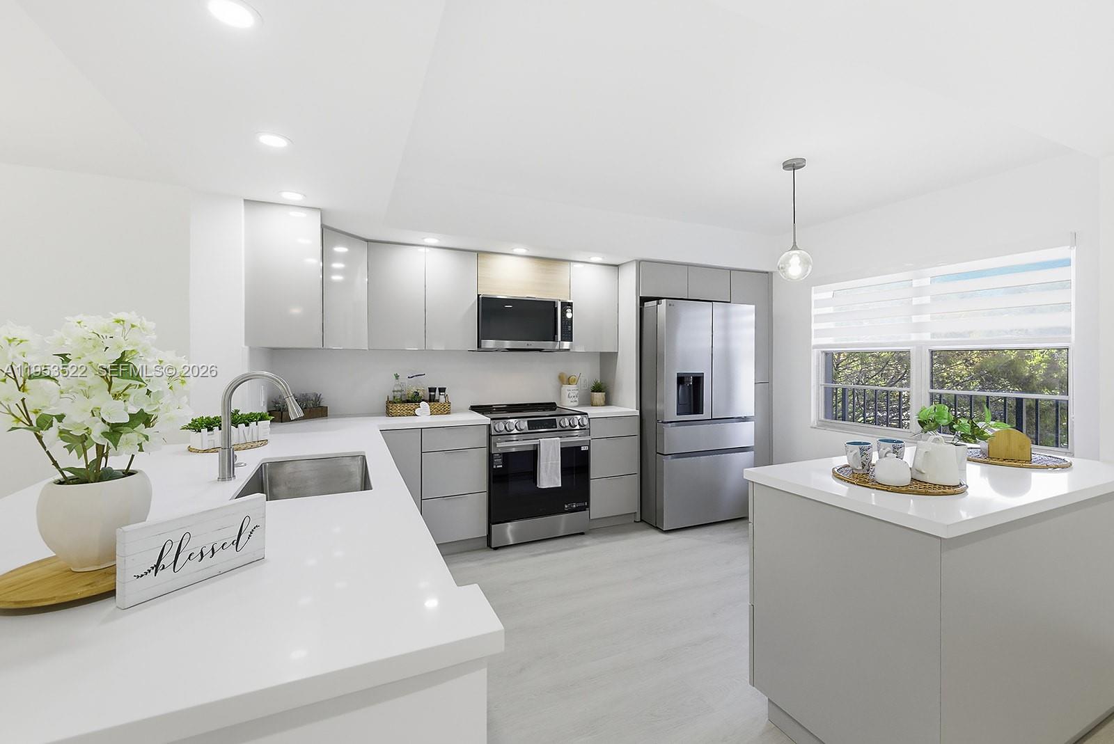 CAMBRIDGE AT CENTURY VILL - Residential