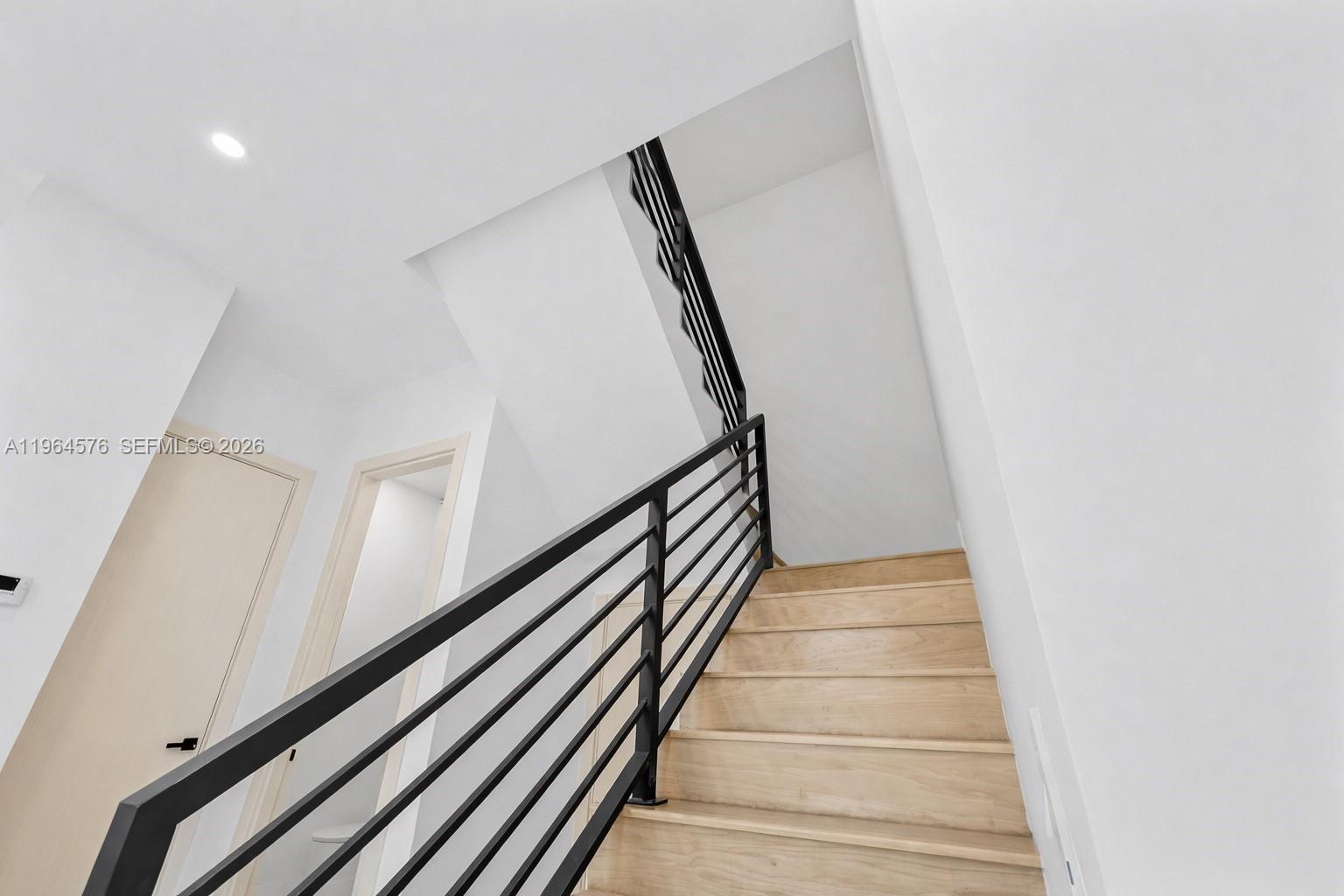 HOLIDAY HEIGHTS - Residential