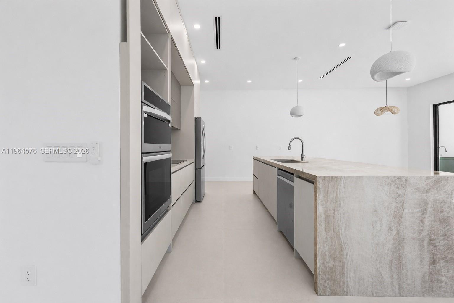 HOLIDAY HEIGHTS - Residential