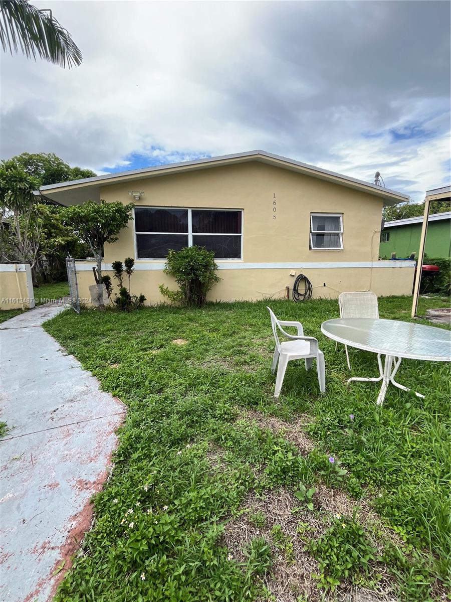 1605 Nw 117th St St, Miami, Broward County, Florida - 3 Bedrooms  
2 Bathrooms - 