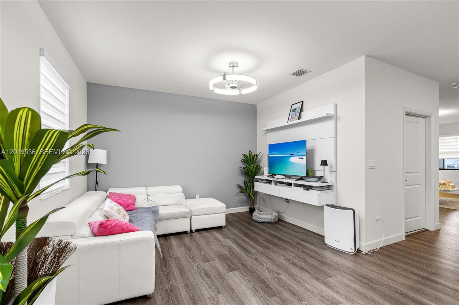 SILVER PALM RESIDENTIAL H - Residential