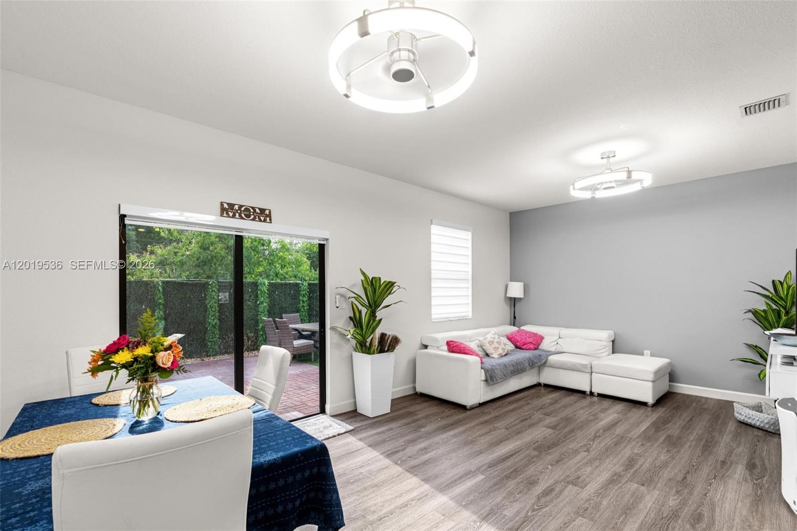 SILVER PALM RESIDENTIAL H - Residential
