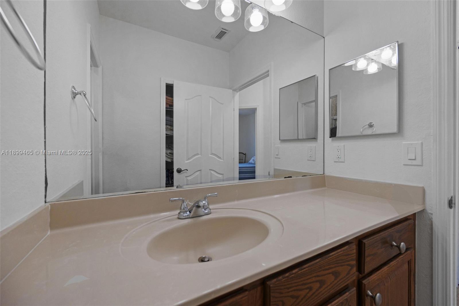 DORAL ISLES NORTH SEC TWO - Residential