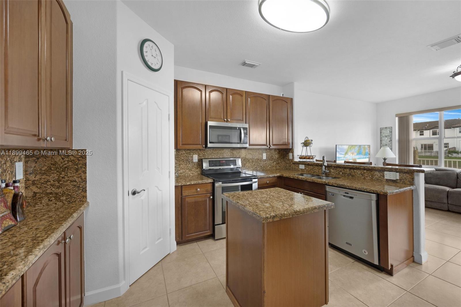 DORAL ISLES NORTH SEC TWO - Residential