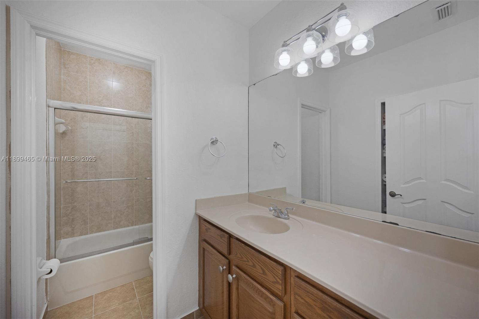 DORAL ISLES NORTH SEC TWO - Residential