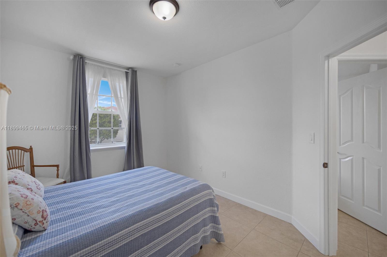 DORAL ISLES NORTH SEC TWO - Residential