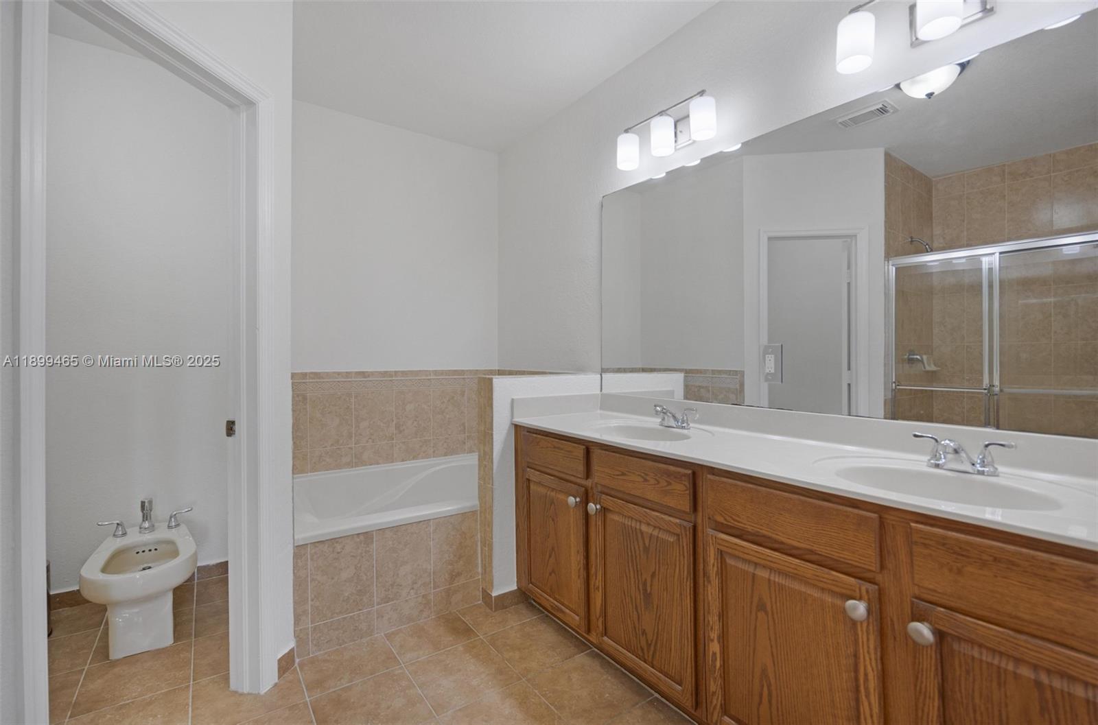 DORAL ISLES NORTH SEC TWO - Residential