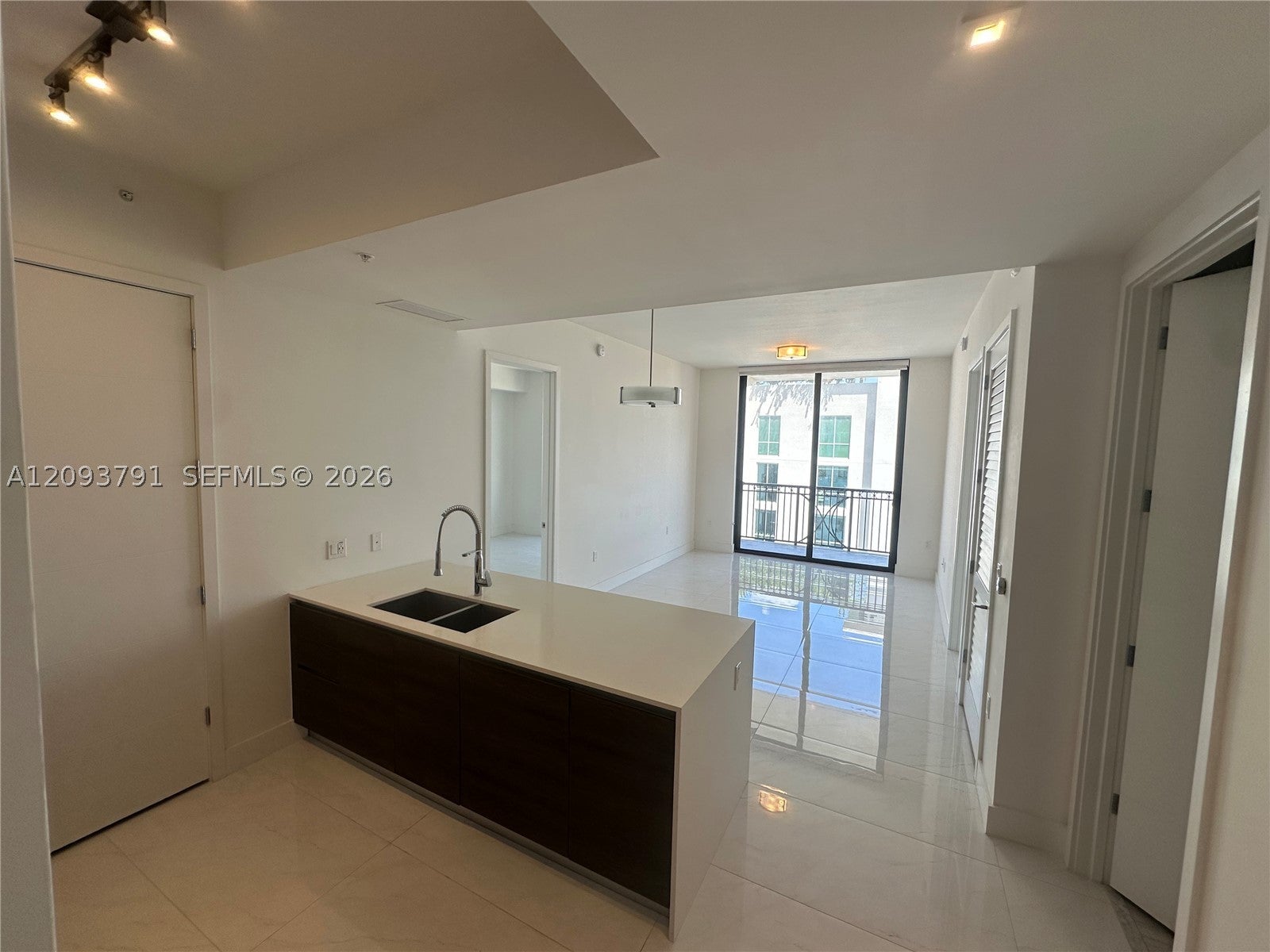 301 Altara Ave LPH909