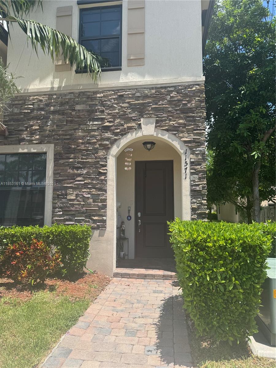 BEAUTIFUL UPGRADE TOWNHOUSE IN ARTESA. WELCOME TO THIS STUNNING 3-BEDROOM, 2.5 BATHROOM CORNER UNIT TOWNHOUSE, PERFECTLY SITUATED DIRECTLY ACCROSS FROM THE COMMUNITY CLUBHOUSE. GATED COMMUNITY WITH MANY AMMENITIES, GYM, BASKETBALL, VOLLEYBALL, PLAYGROUND, POOL. LOCATED IN ONE OF THE BEST CONDO COMMUNITIES IN THE AREA, THIS HOME OFFERS COMFORT, STYLE, AND CONVINIENCE. STEP INTO A BEAUTIFUL UPGRATED KITCHEN FEATURING GRANITE COUNTERTOPS, STAINLESS STEEL APPLIANCES, AND PLENTY OF CABINET SPACE. THE FIRST FLOOR IS FINISHED WITH SLEEK CERAMIC TILE, WHILE STAIRCASE AND SECOND FLOOR OFFERS COZY WOOD LAMINATE FLOORS. ENJOY EASY ACCESS TO MAJOR HIGHWAYS, TOP-RATED SCHOOLS, SUPERMARKETS, SHOPPING MALLS, AND MORE, ALL WITHIN MINUTES.EASY TO SHOW- DON'T MISS OUT ON THIS INCREDIBLE OPPORTUNITY!
