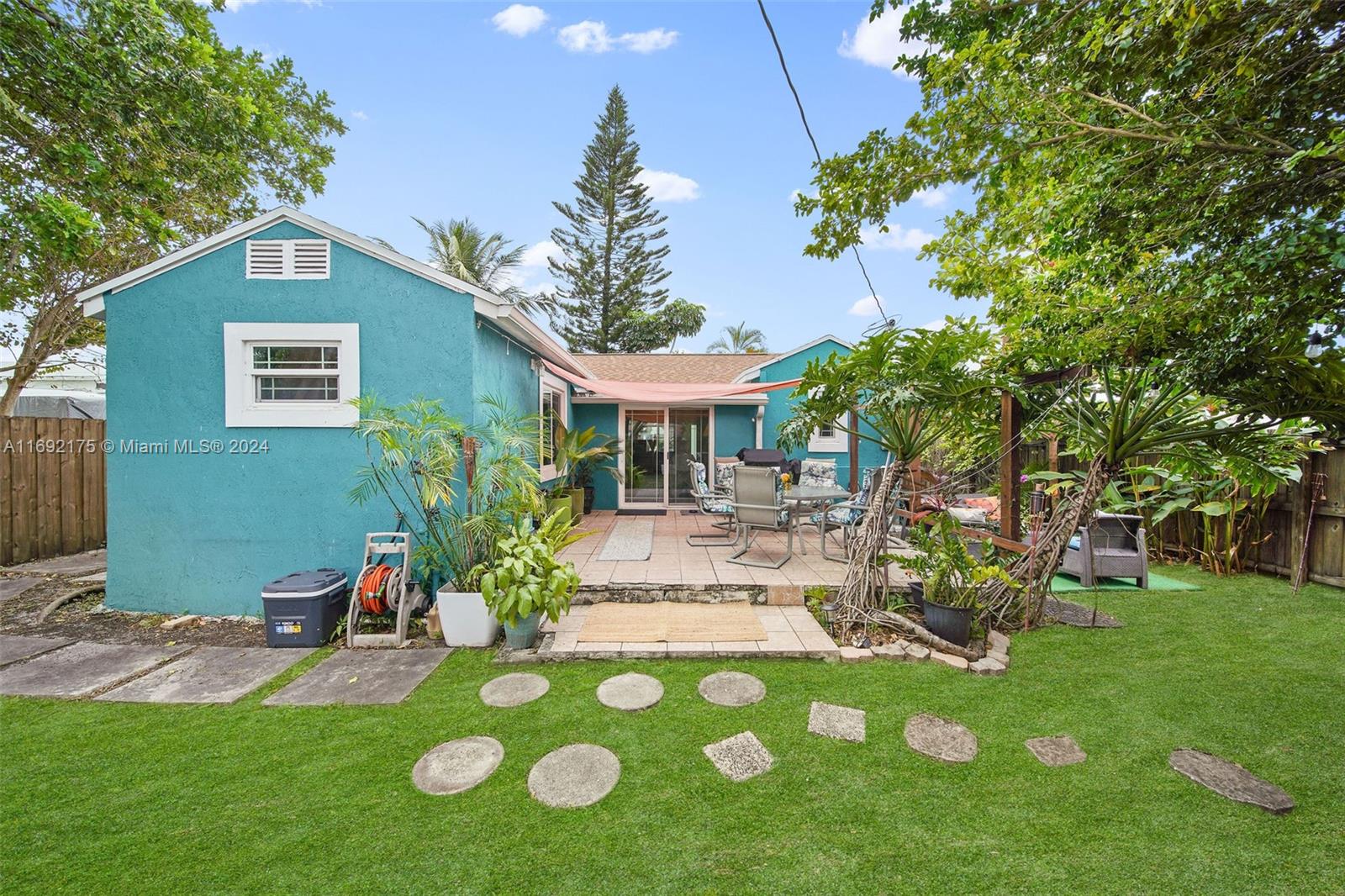 HOLLYWOOD PARK - Residential
