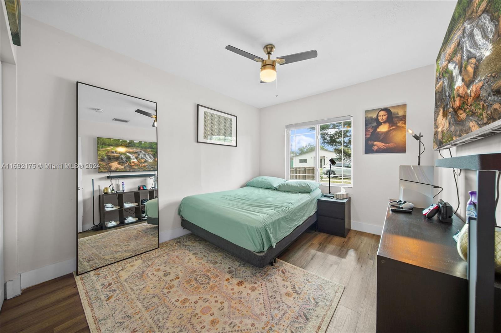 HOLLYWOOD PARK - Residential