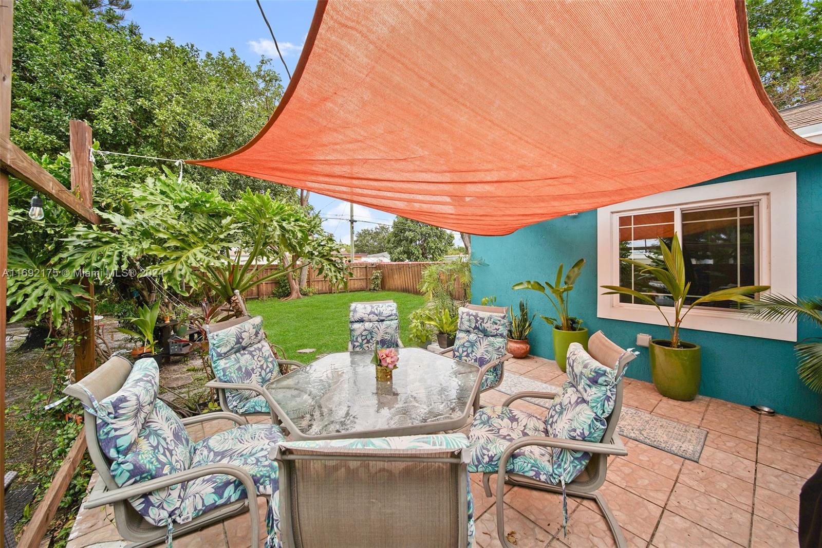 HOLLYWOOD PARK - Residential
