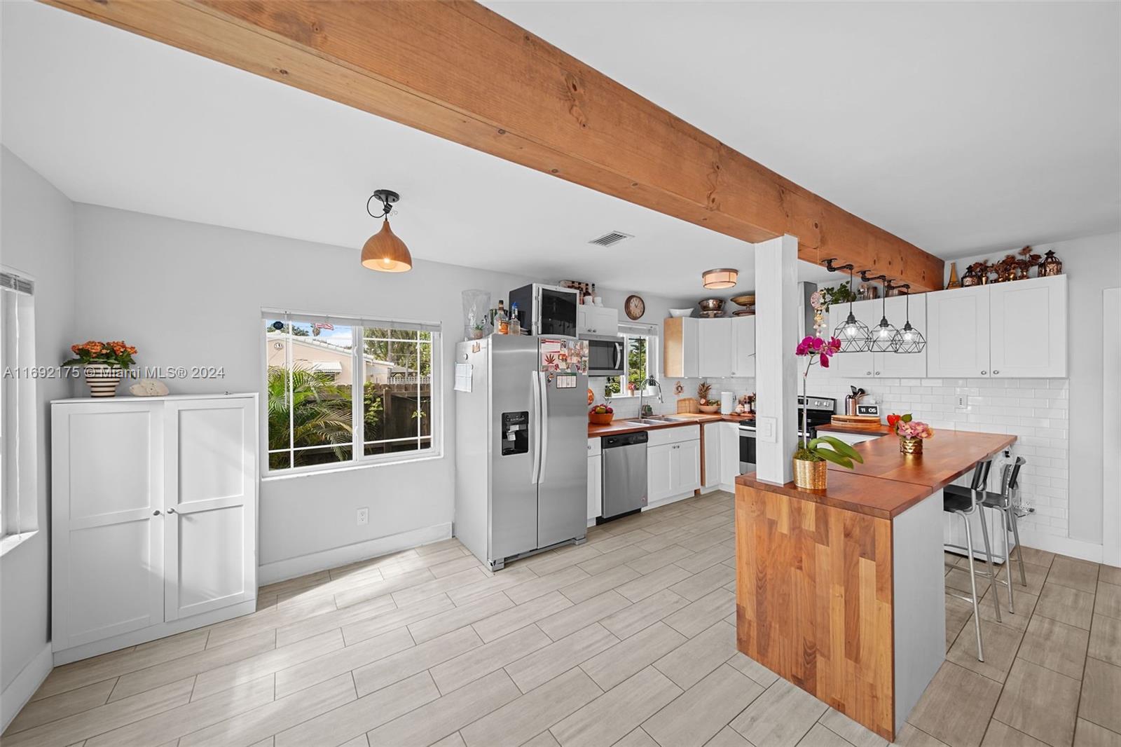 HOLLYWOOD PARK - Residential