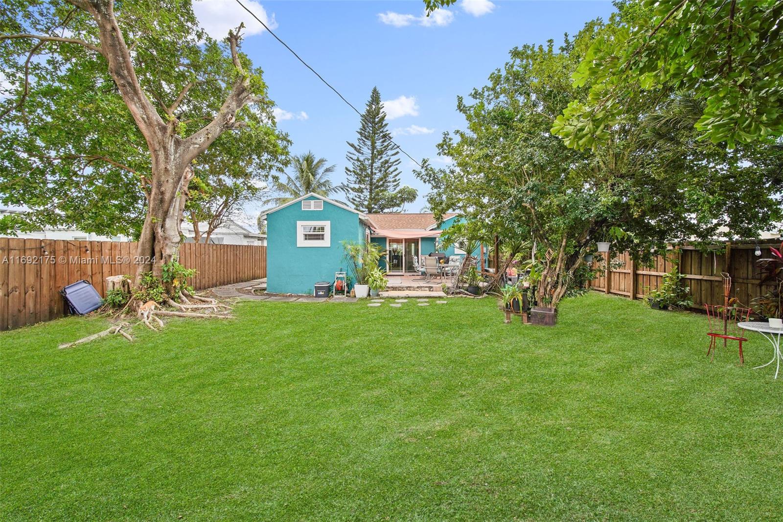 HOLLYWOOD PARK - Residential