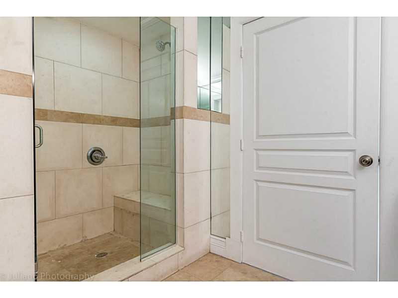 5 53 42 BAY LURE - Residential