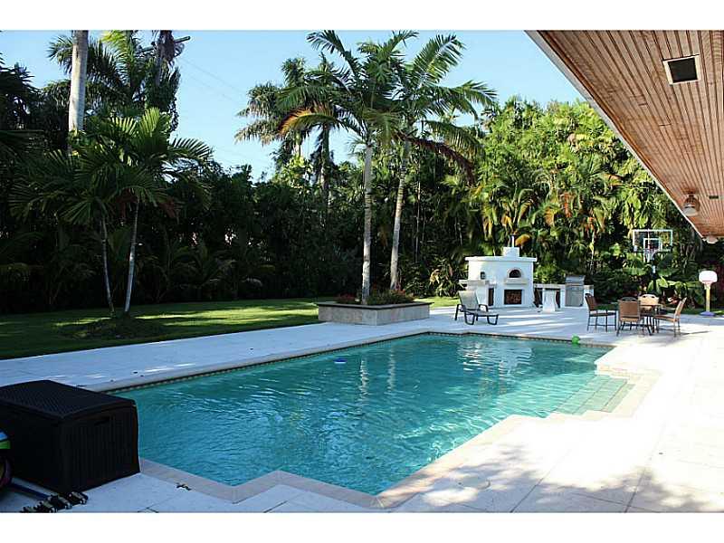 5 53 42 BAY LURE - Residential