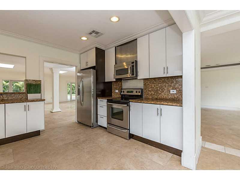 5 53 42 BAY LURE - Residential