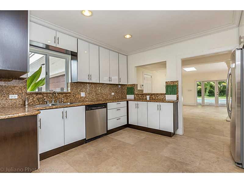 5 53 42 BAY LURE - Residential