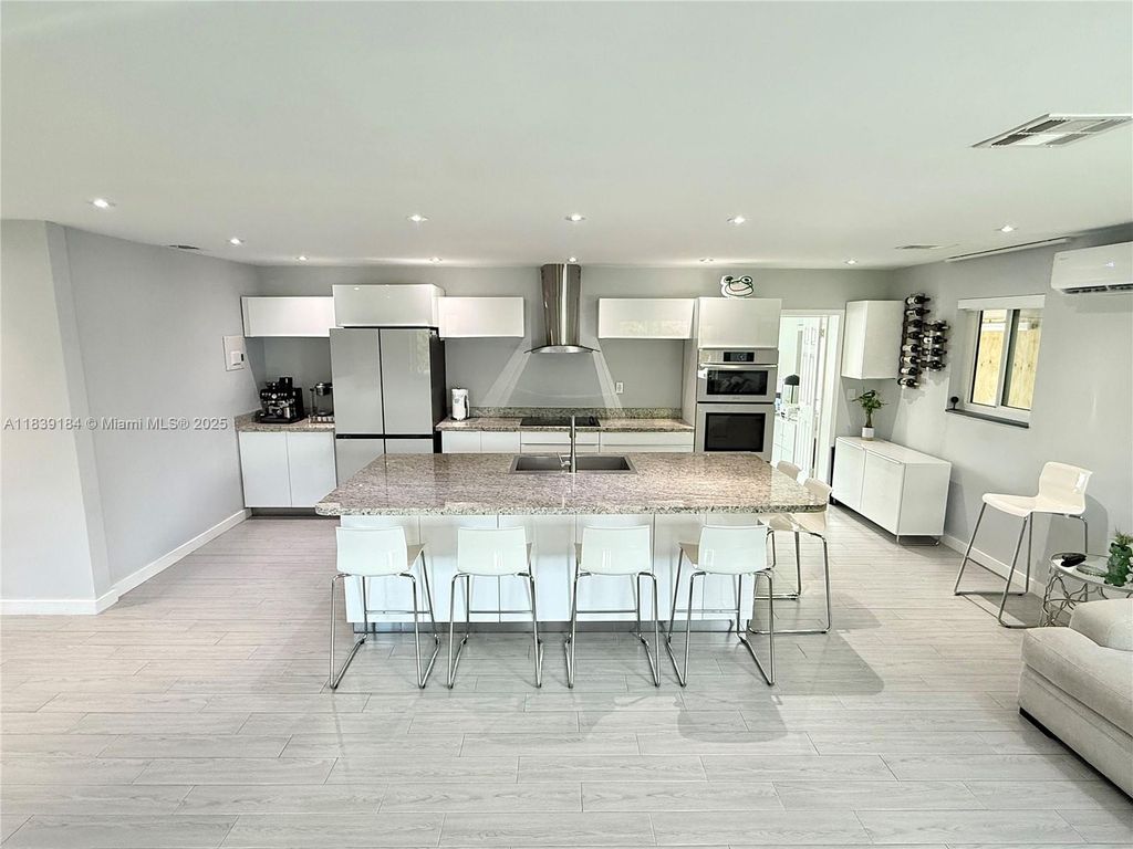 Photo of 1620 N 68th Ter, Hollywood, FL 33024 (MLS # A11839184)