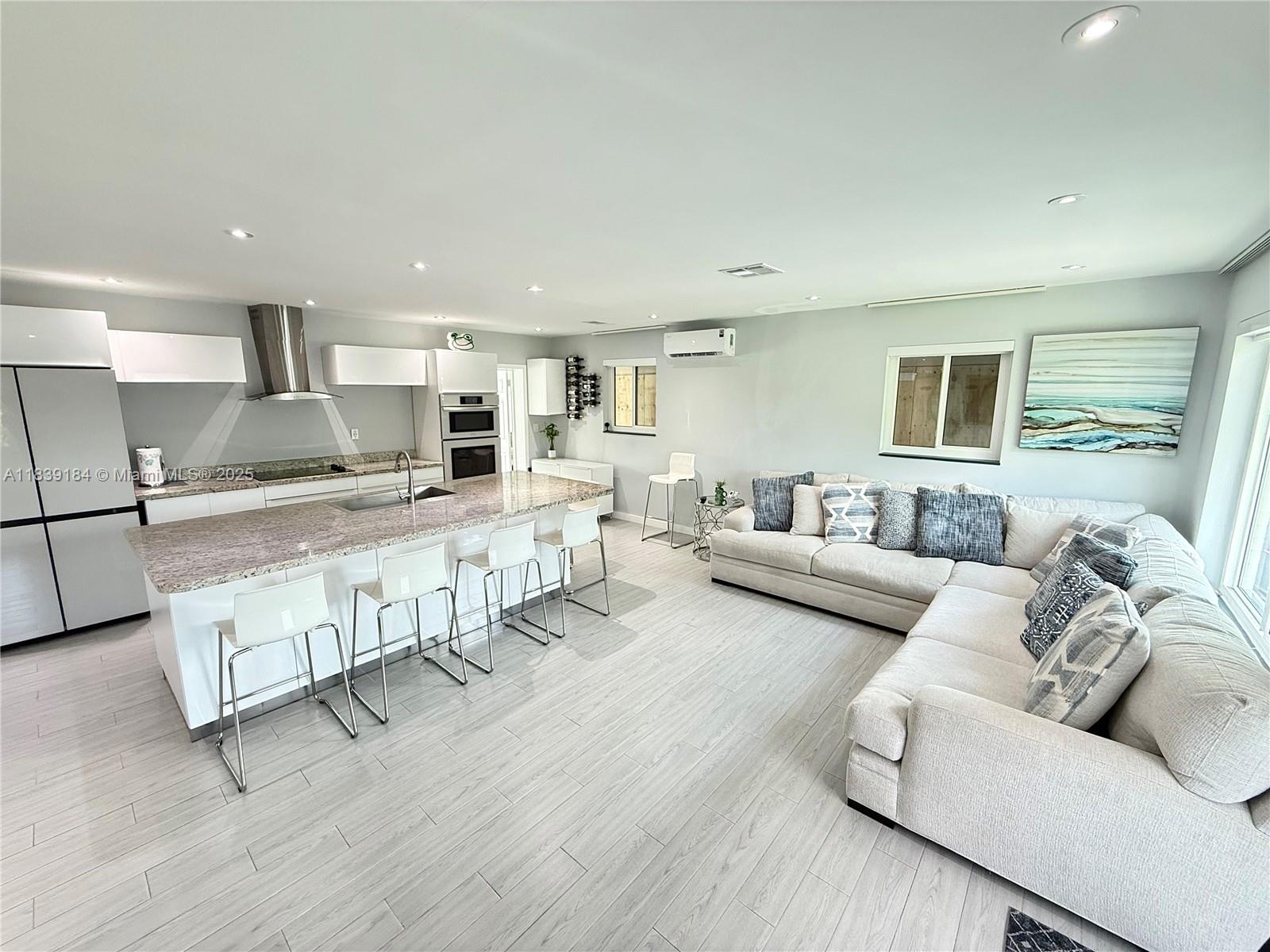 1620 N 68th Ter