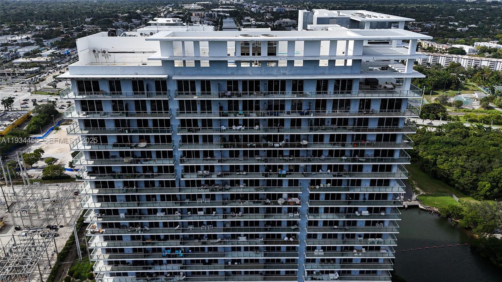 THE HARBOUR SOUTH CONDO - Residential