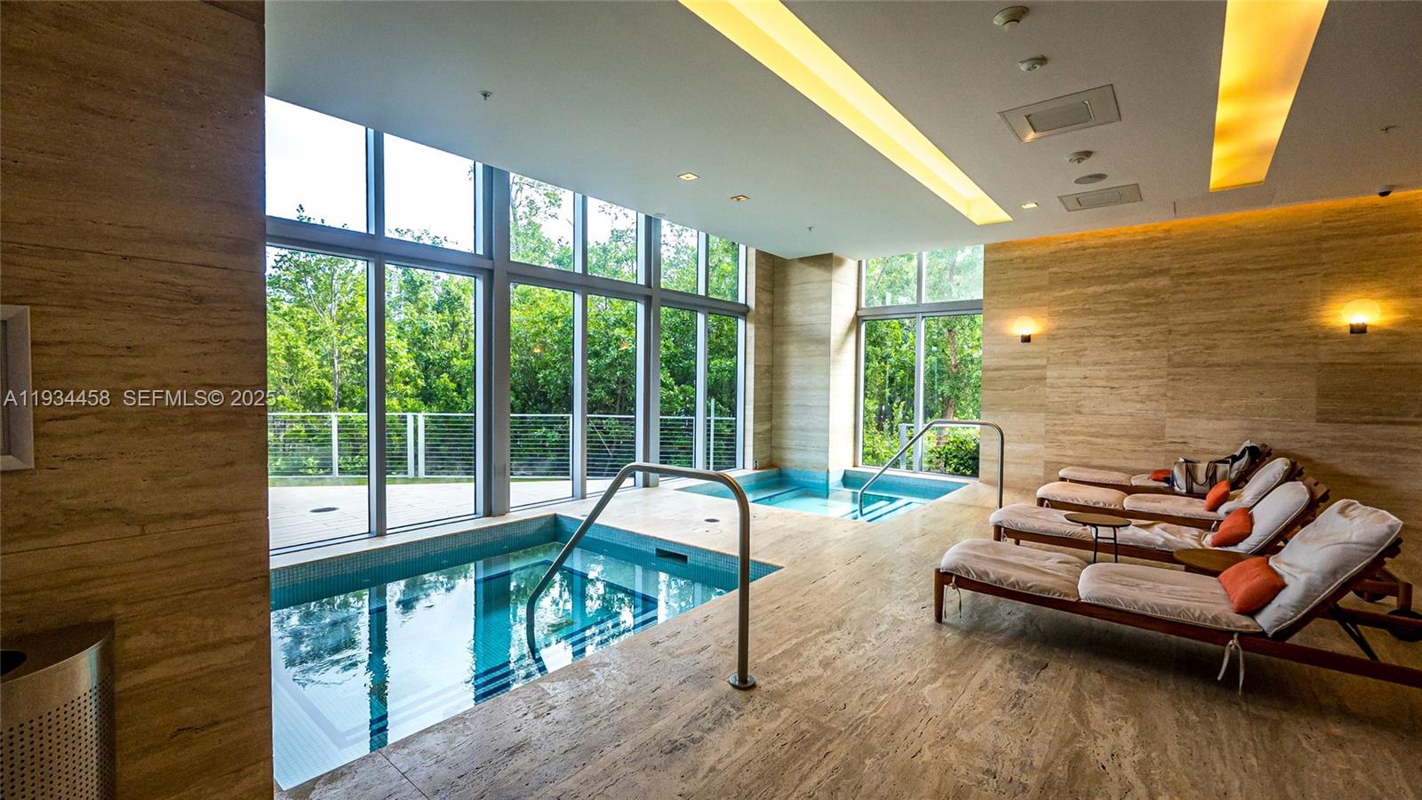 THE HARBOUR SOUTH CONDO - Residential